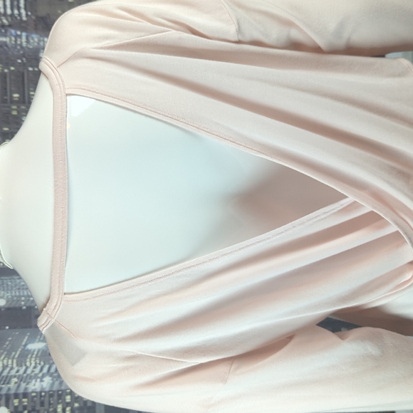 Victoria Secret sz M Long Sleeved T with draped open back. - Picture 5 of 6